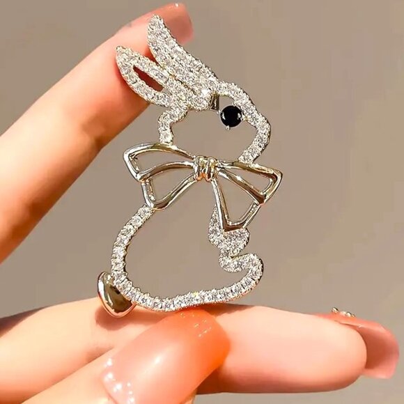 Brooch Bunny Rabbit Rhinestone Pin Playboy Stylish Glam Gold Sparkle Trendy Fun - Picture 3 of 4